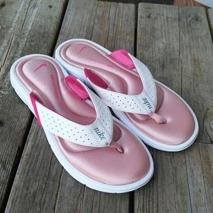 Nike Flip Flops Size 9